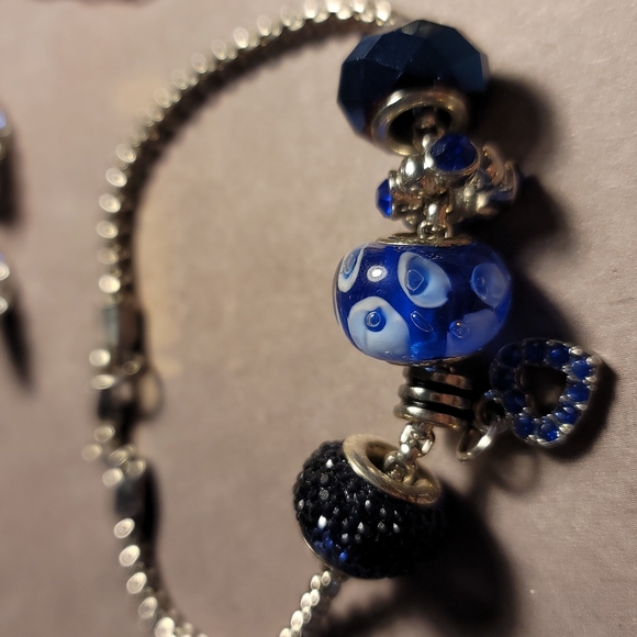 Assorted Items - Picture 2 of 6